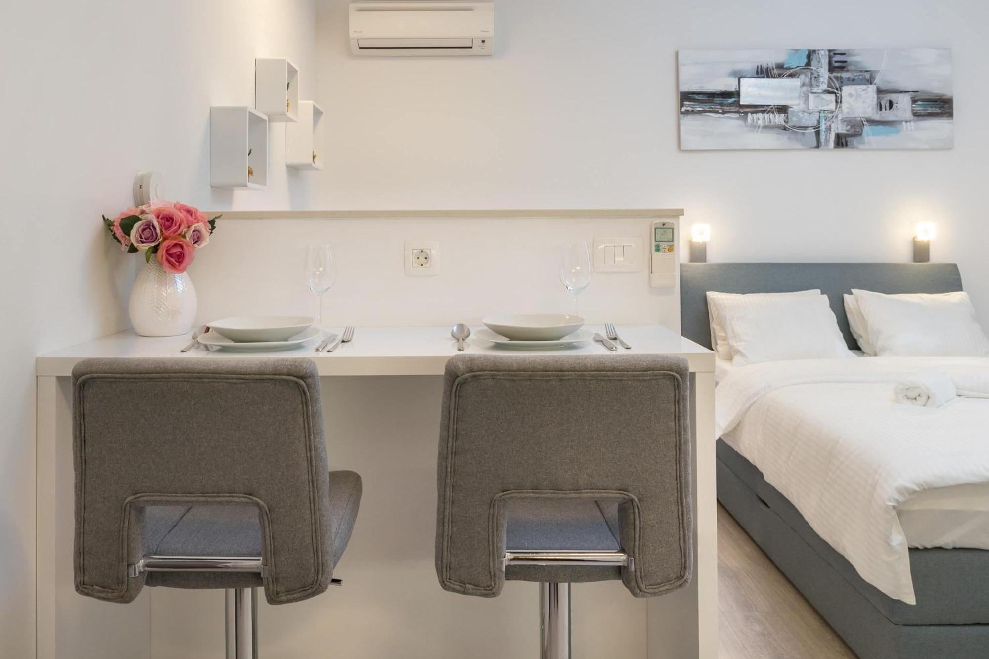 Luxury Studios & Rooms Seven Split Exterior photo