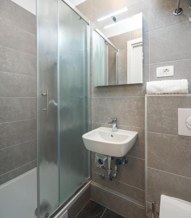 Luxury Studios & Rooms Seven Split Exterior photo